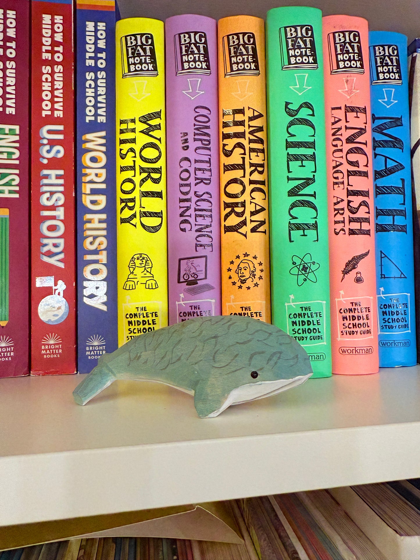 YEEYAYA Whale 4“ Wood sculpture Hand Carved Wood Figurine woodcarving statue home decor room decor Aquatic animal Marine animals