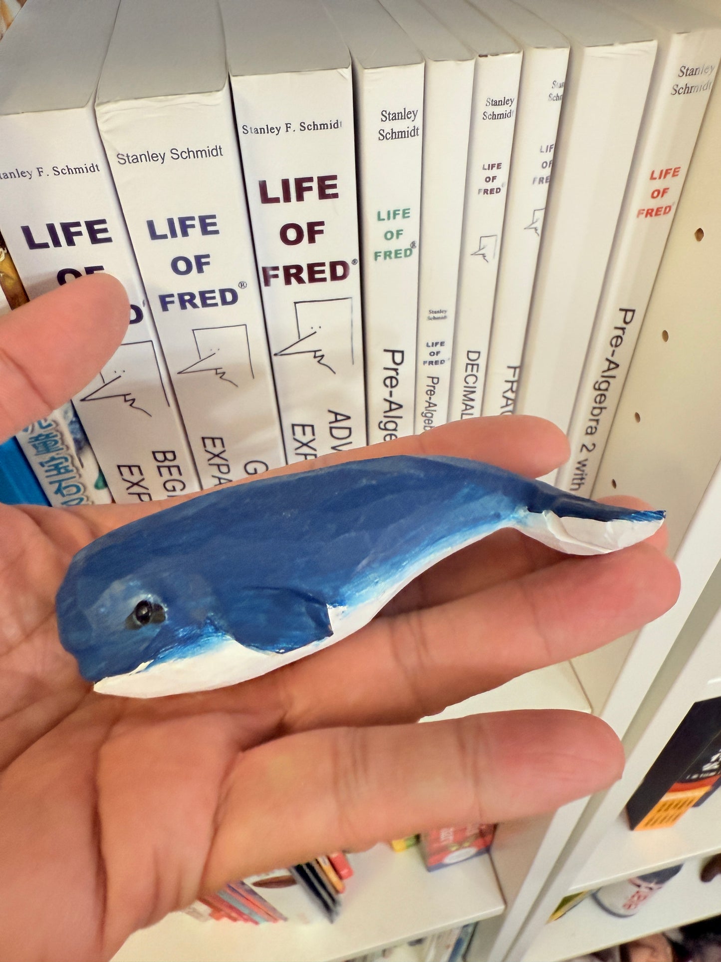 YEEYAYA Whale 4“ Wood sculpture Hand Carved Wood Figurine woodcarving statue home decor room decor Aquatic animal Marine animals
