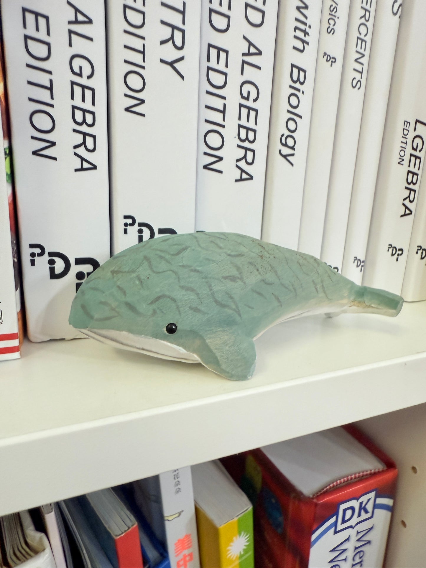 YEEYAYA Whale 4“ Wood sculpture Hand Carved Wood Figurine woodcarving statue home decor room decor Aquatic animal Marine animals