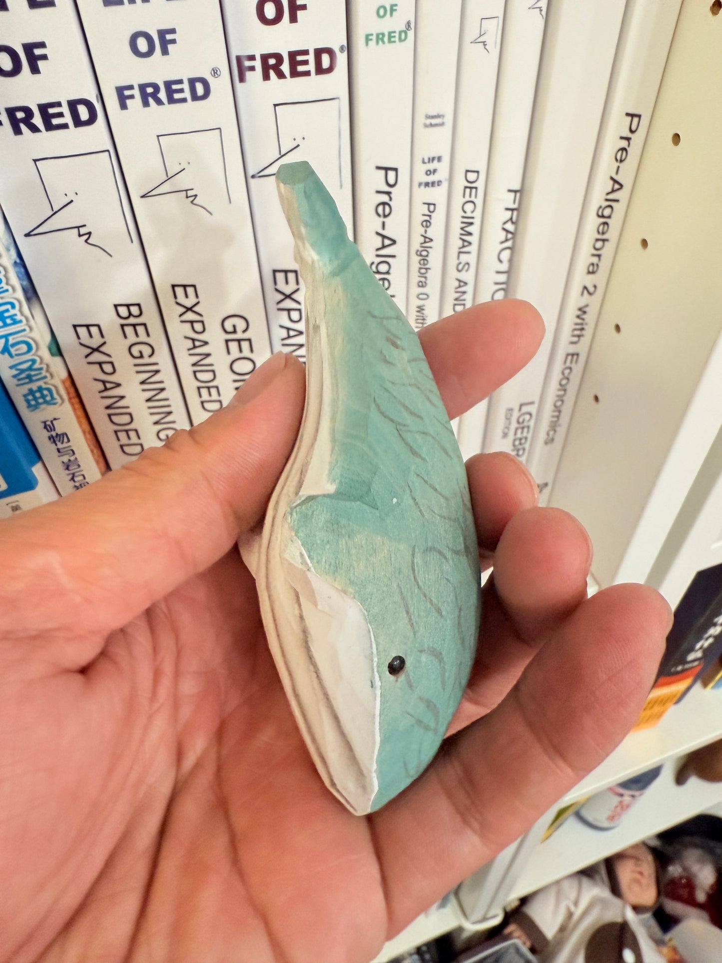 YEEYAYA Whale 4“ Wood sculpture Hand Carved Wood Figurine woodcarving statue home decor room decor Aquatic animal Marine animals