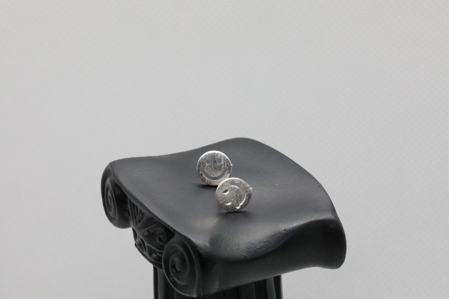 Happy face Sterling silver Stud earrings, Christmas gift with box B07