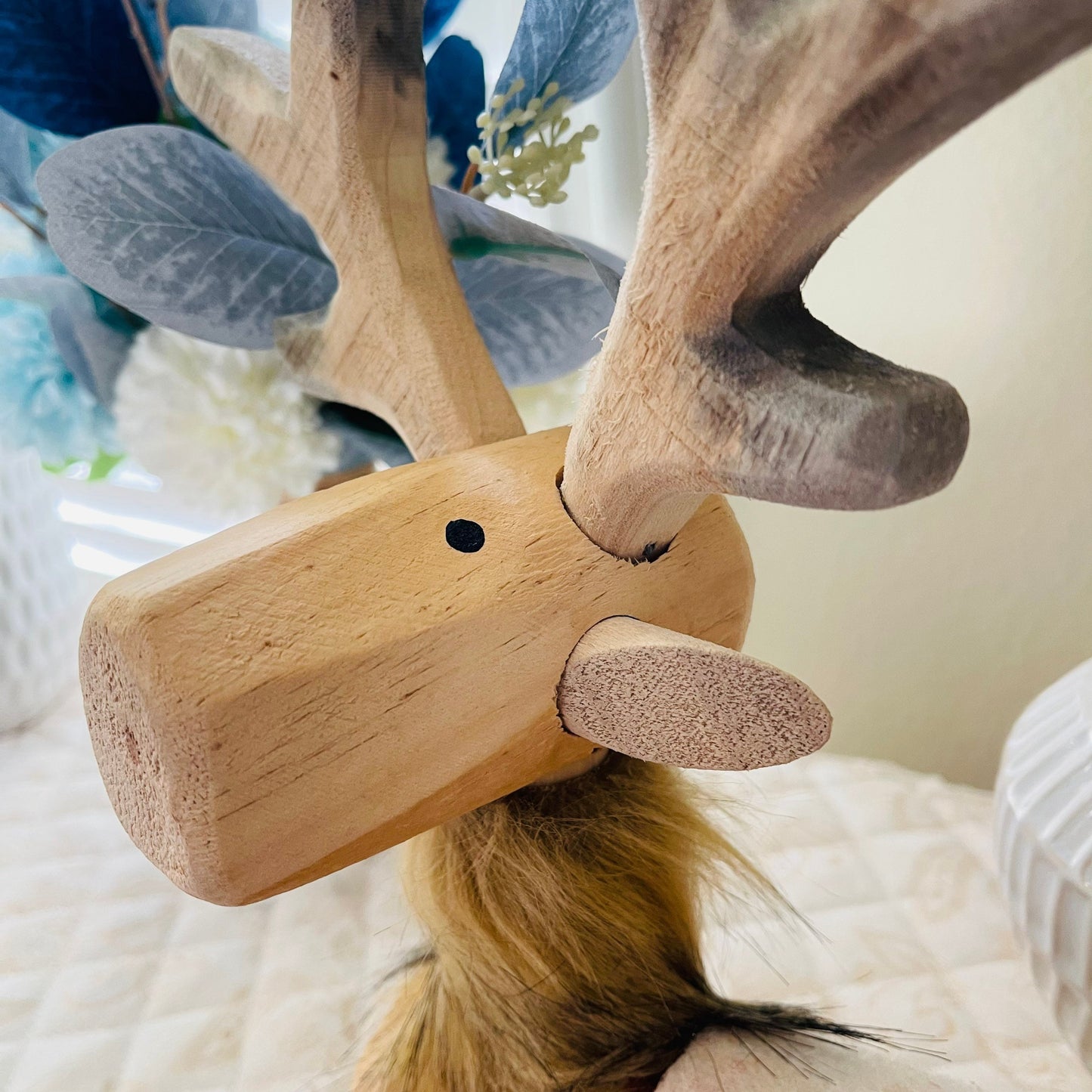 YEEYAYA Reindeer Wood sculpture Home decor Wood statue Wood figurines room decor Hand Carved wild animals Zoo Wood decor Christmas gift Deer