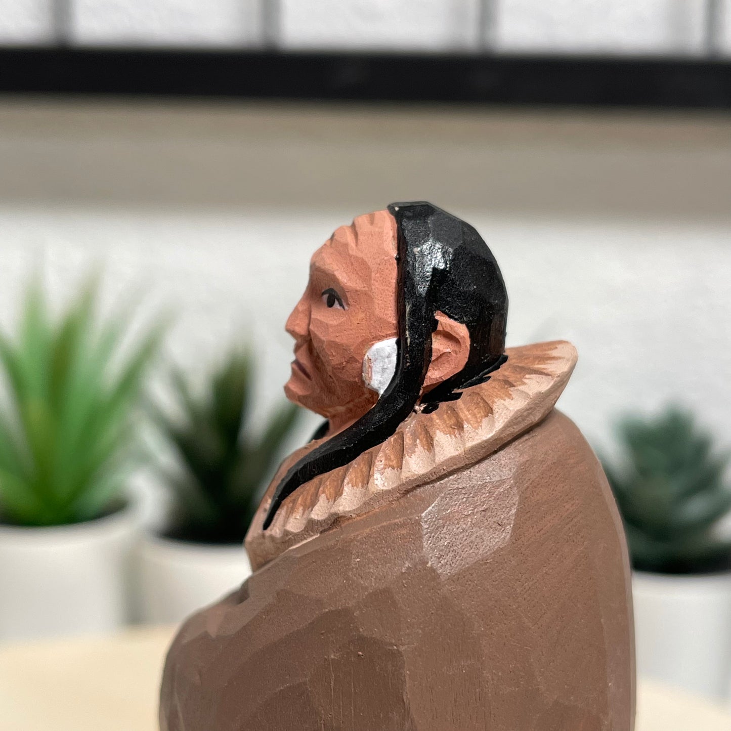 YEEYAYA Indian Wood Sculpture Hand Carved Wood Wooden Figurine Home Decor Room Decor Natural American